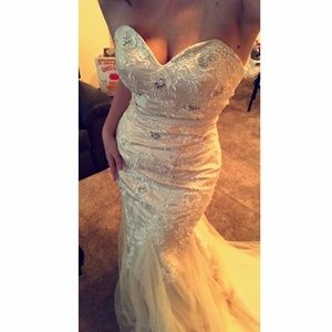 Vintage Looking Mermaid Wedding Gown